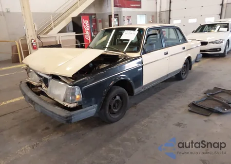 1987 Volvo 244 Dl/Gl z USA, uszkodzony, nr VIN YV1AX8849H1253789